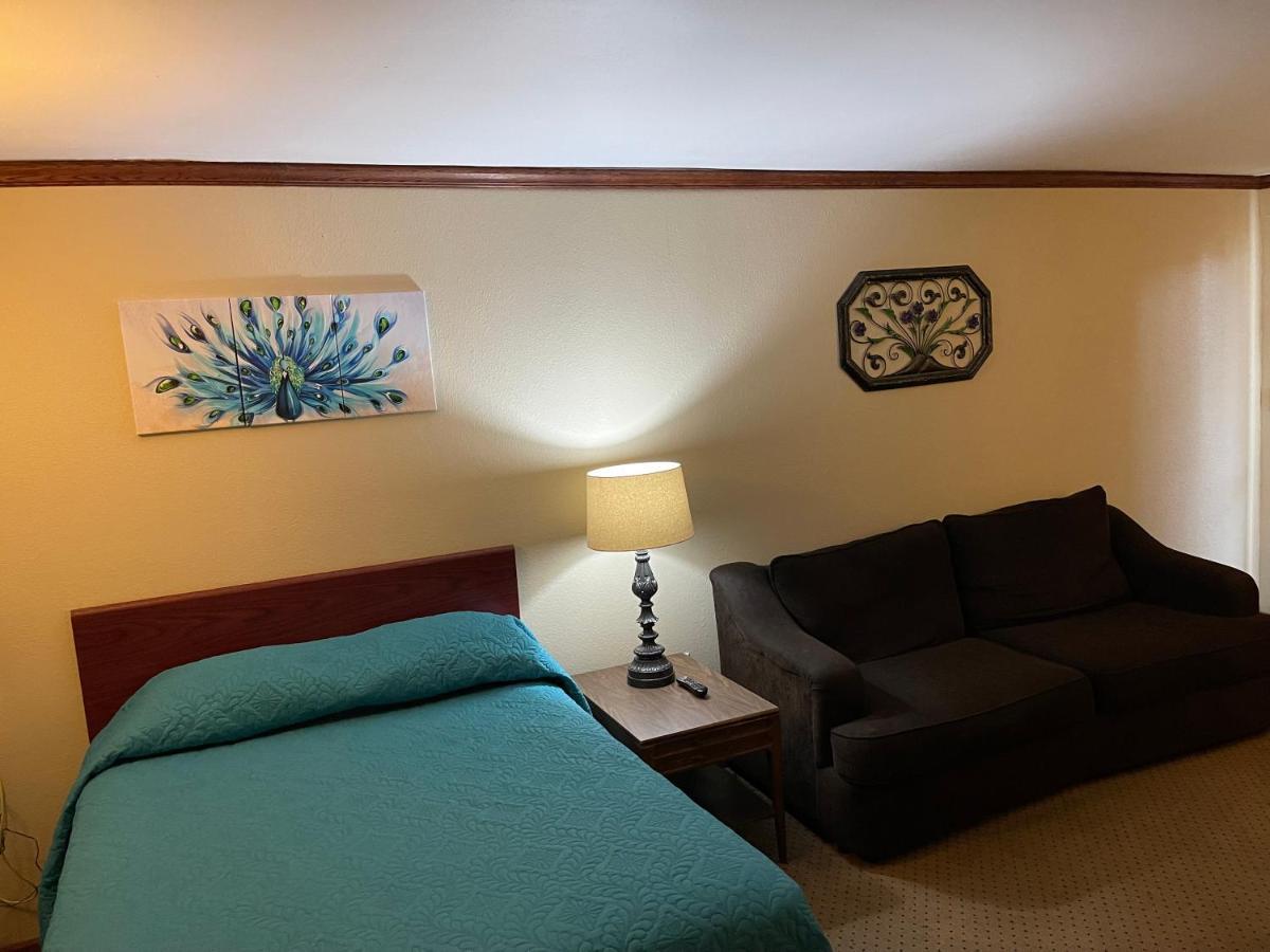 Highland Court Motel Fairmont Dış mekan fotoğraf