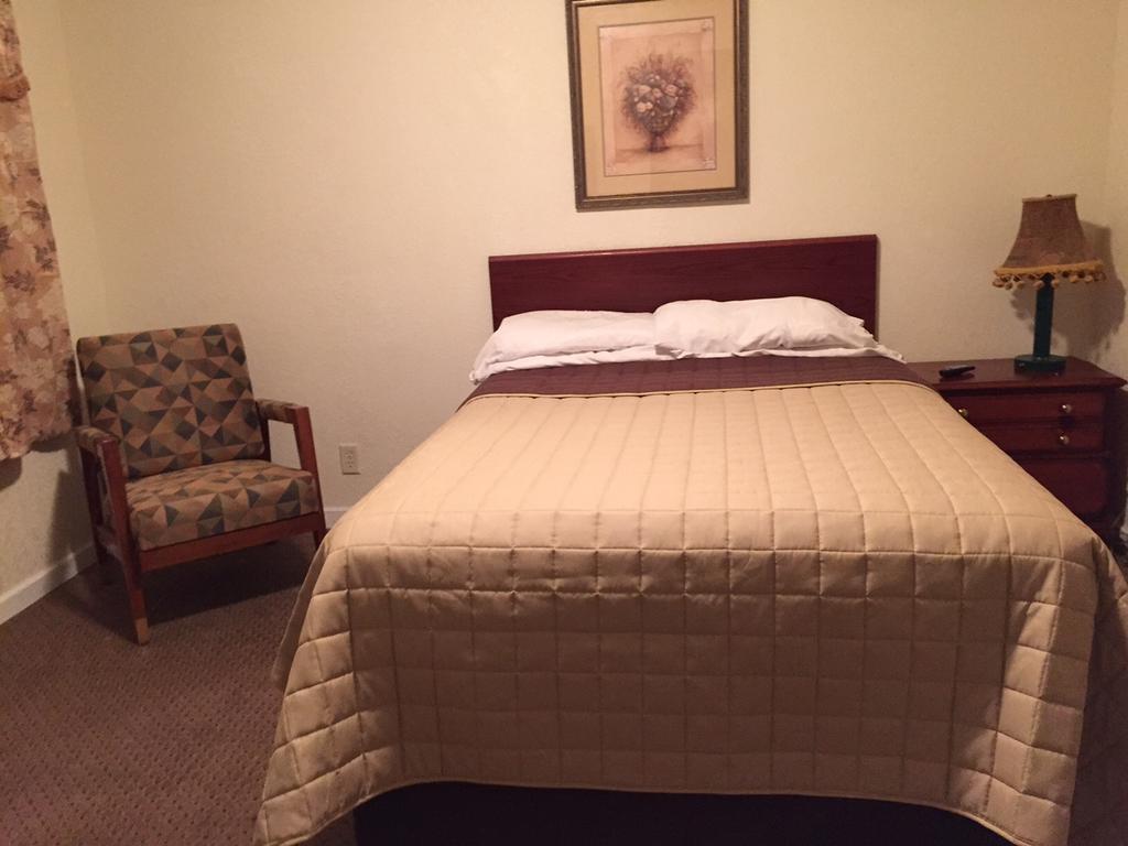 Highland Court Motel Fairmont Dış mekan fotoğraf
